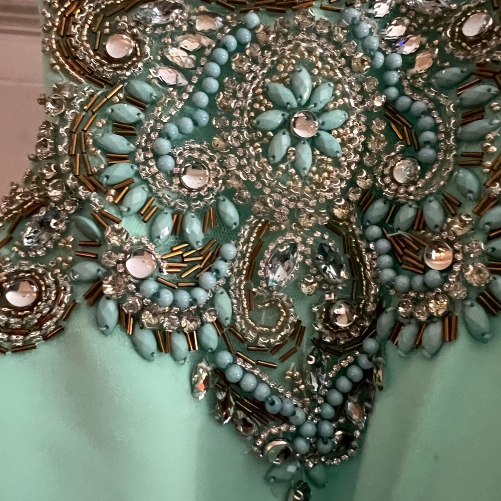 Dress - Picture 5 of 5